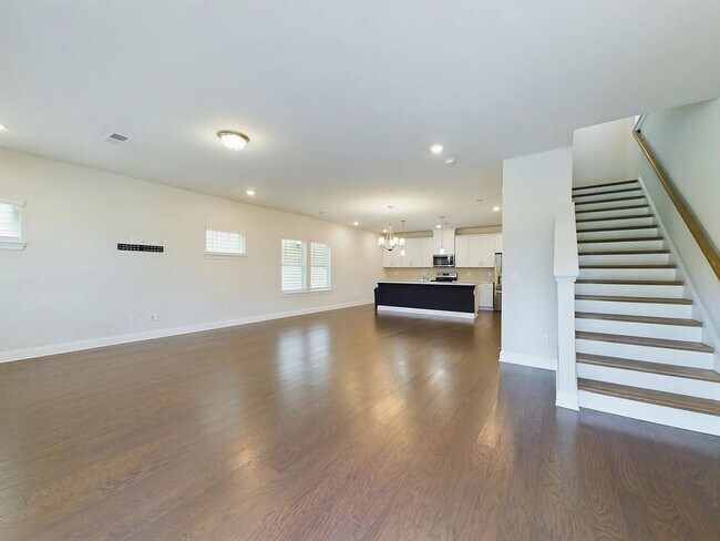 Building Photo - 3 Bed/2.5 Bath Beautiful Newer Constructio...