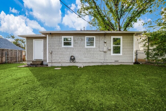 Building Photo - 723 Glen Rhea Dr