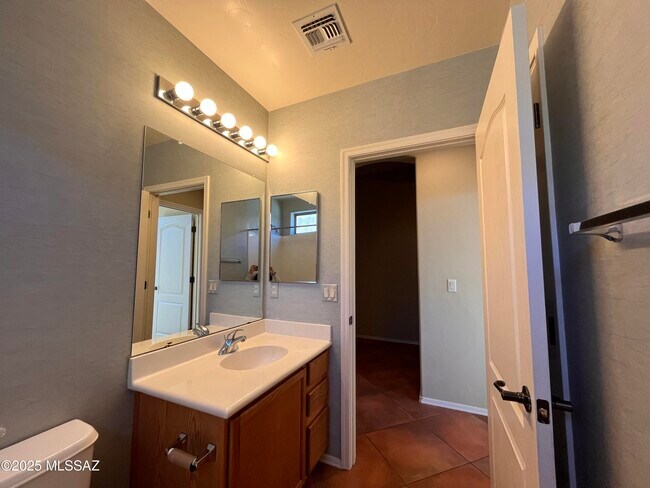 Building Photo - 13451 E Ace High Dr