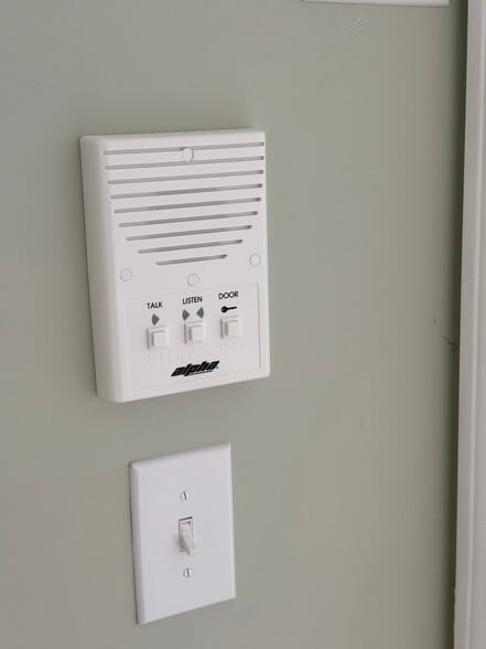 Building Photo - 110 8th St