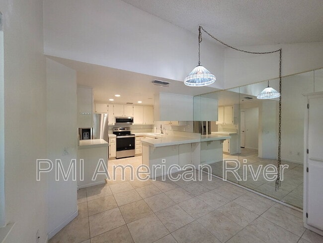 Building Photo - 6517 El Cabo Ct