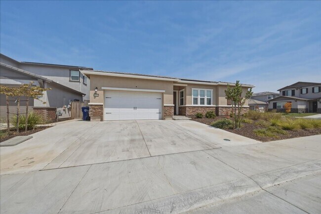 Building Photo - 12725 Parakeet Wy