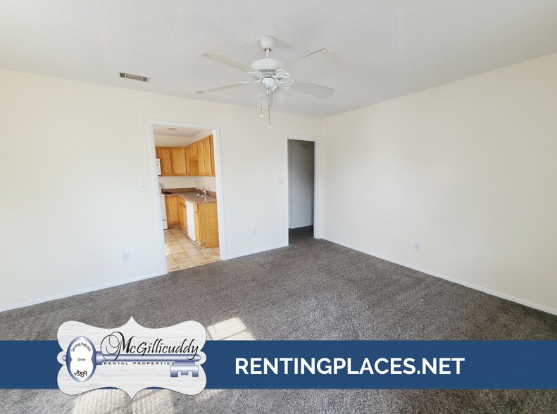 Building Photo - 1207 Holden Dr