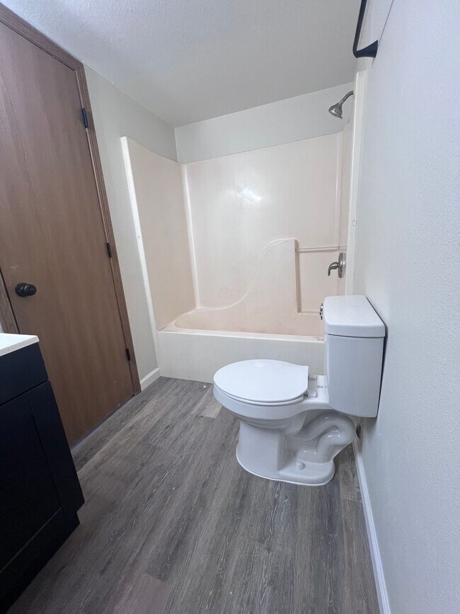 Building Photo - 1719-1719 Hanover Blvd