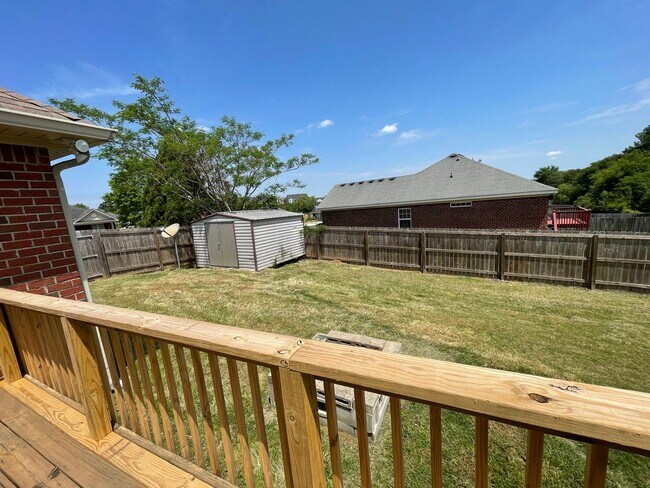 Building Photo - 499 Marble Falls