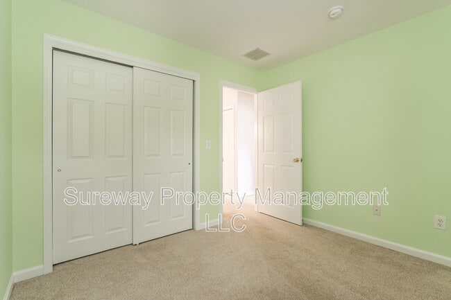 Building Photo - 10 Sea Breeze Ct
