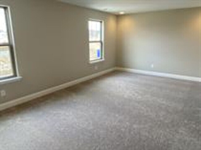 Building Photo - 247 Claremont Ct