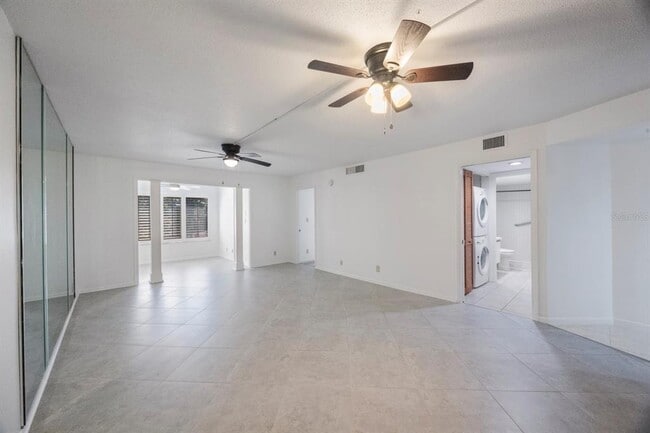 Building Photo - 3078 Eastland Blvd