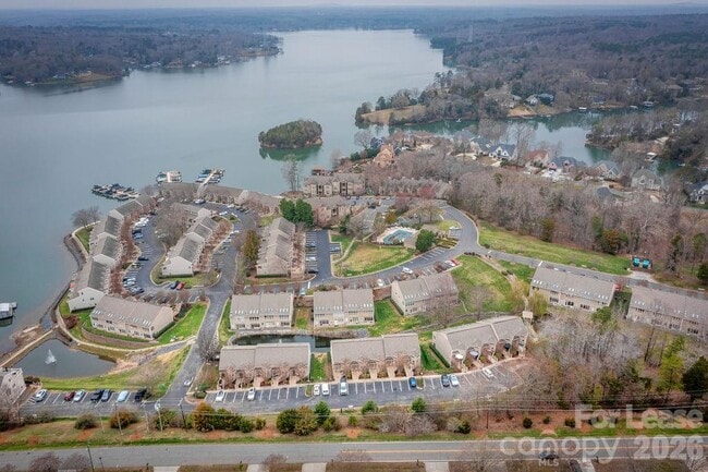 Building Photo - 14623 Waterside Dr