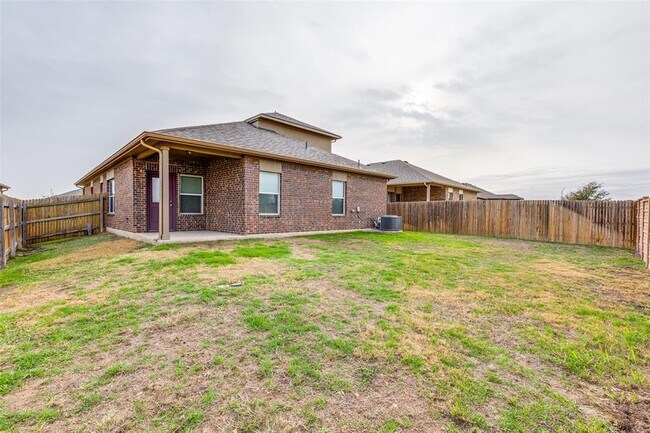 Building Photo - 348 Shiner Ln
