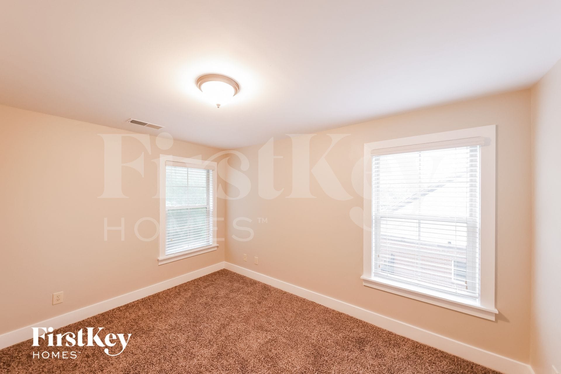 Building Photo - 256 Kingston Cir