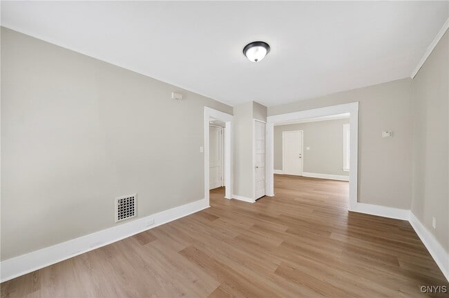 Building Photo - 162 Reed Ave