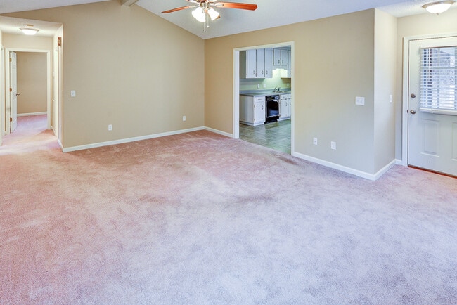 Building Photo - 149 Hollington Dr NE