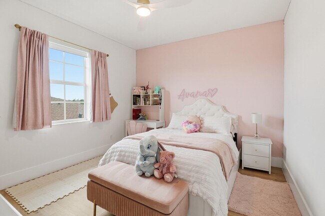 Building Photo - 655 Hookline Cir