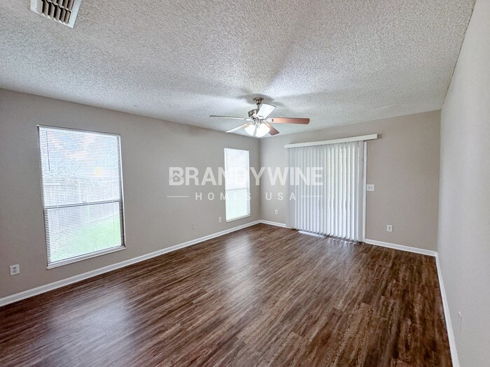 Building Photo - 14280 Falconhead Dr