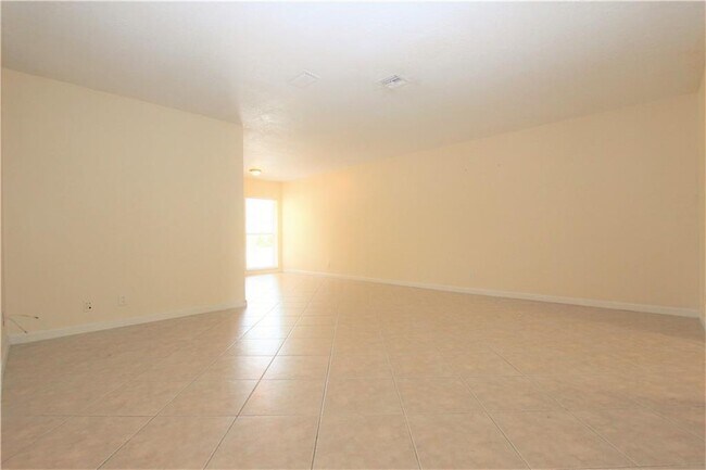 Building Photo - 4261 NW 110th Ave