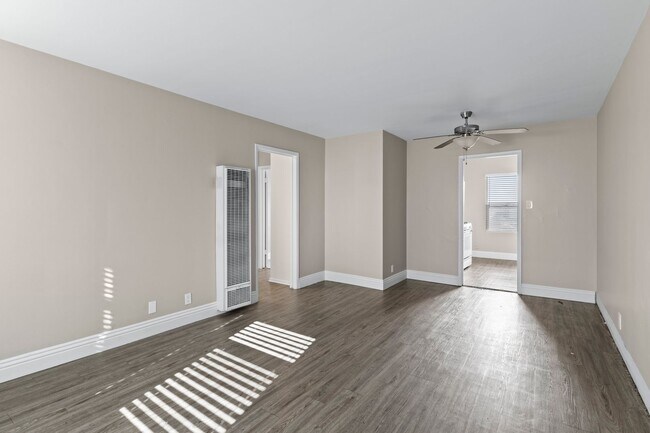Interior Photo - 201-209 E 12th Street