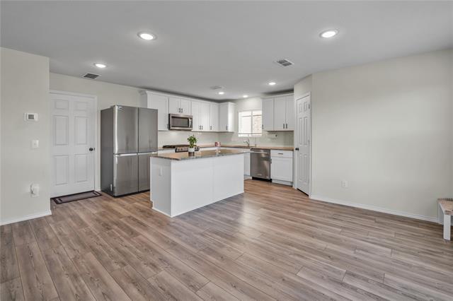 Building Photo - 16008 Oracle Ln