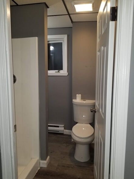 Building Photo - 897 Branch Ave