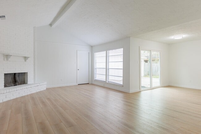 Building Photo - 3206 Cherry Creek Dr