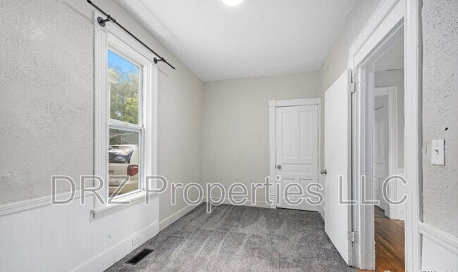 Building Photo - 841 Oakland Ave SW