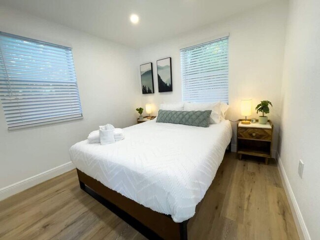 Building Photo - Beautiful New constriction Near Madera Beach