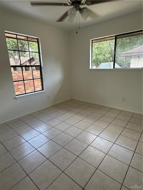 Building Photo - 608 Silva Dr