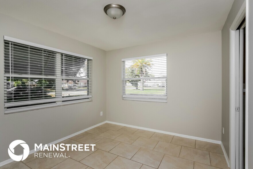 Building Photo - 731 Cypress Ave