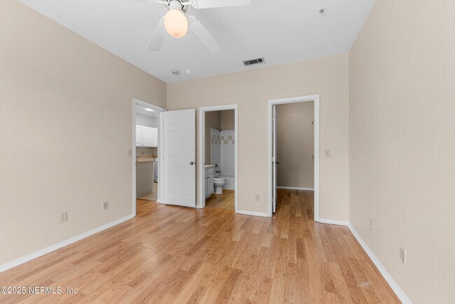 Building Photo - 13810 Sutton Park Dr N