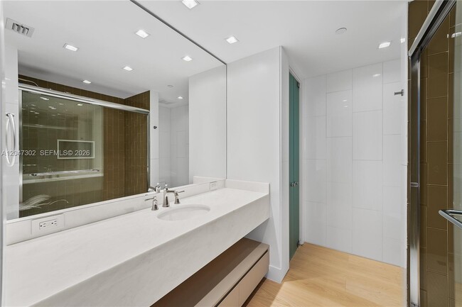 Building Photo - 5242 Fisher Island Dr