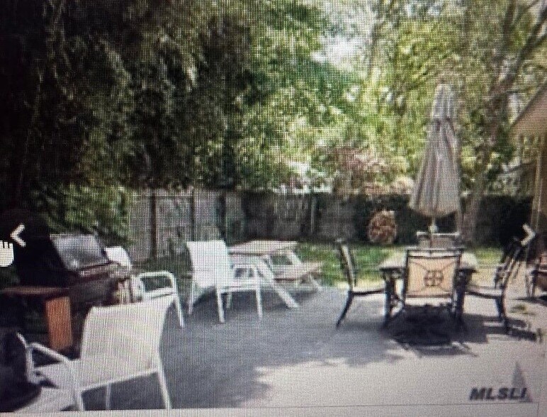 Building Photo - 139 Parkside Ave