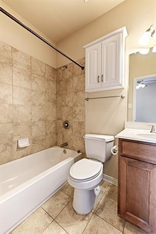 Building Photo - 2326 Stutz Dr