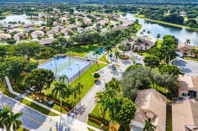 Building Photo - 8024 Briantea Dr