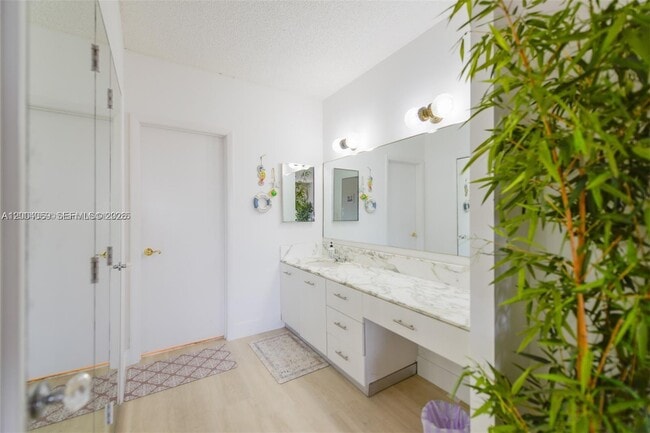 Building Photo - 4900 N Ocean Blvd