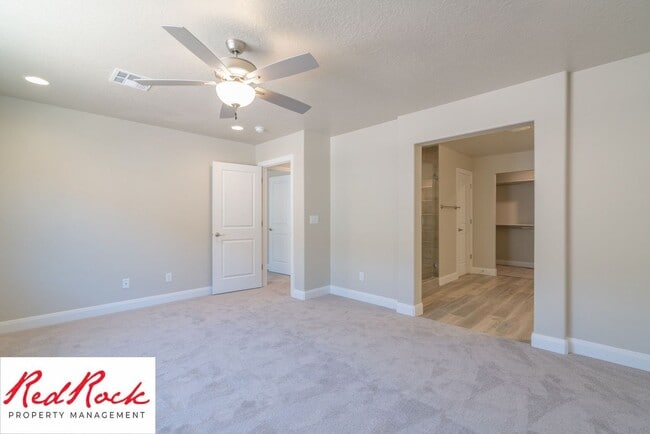 Building Photo - Stunning 4 Bedroom Townhome in Hurricane H...