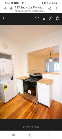 Building Photo - 133 2nd St