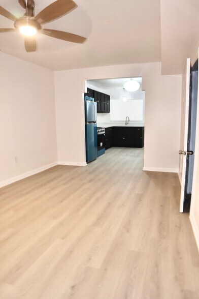 Building Photo - 2314 S Hoyne Ave