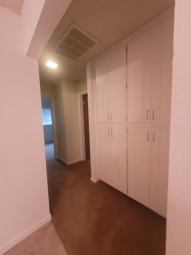 Building Photo - #fol6820