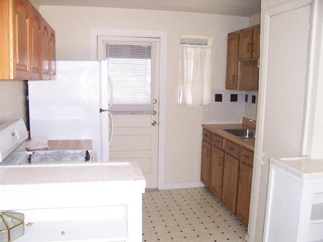 Building Photo - 5953 Lewis St