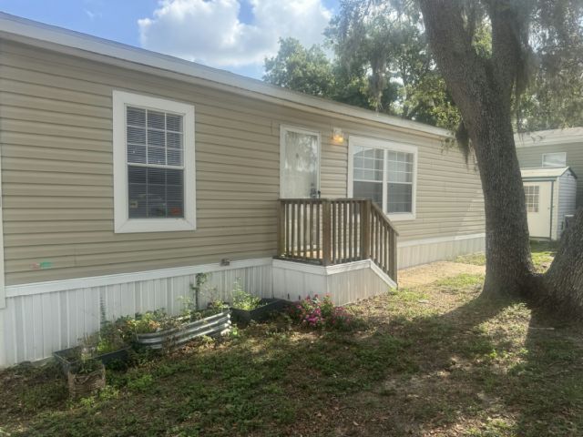 Building Photo - 9402 Paradise Dr
