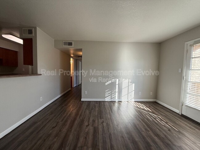 Building Photo - 5995 N 78th St