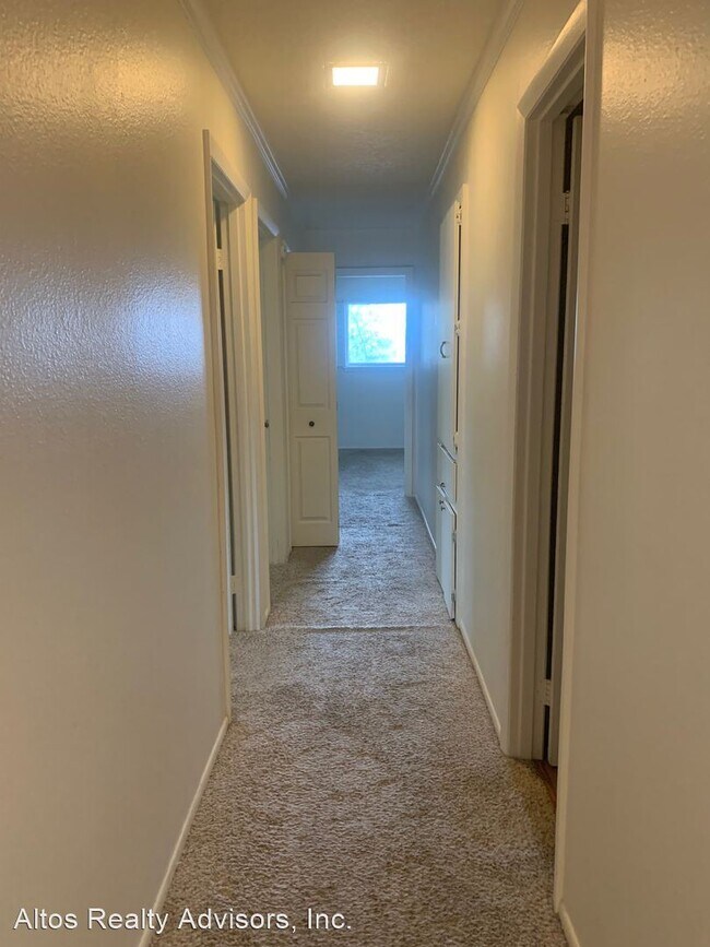 Building Photo - 3 br, 2 bath House - 2300 E Geddes Ave #H