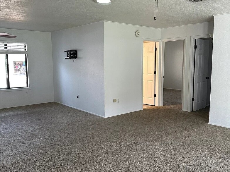 Building Photo - 1401 Zuni Pl