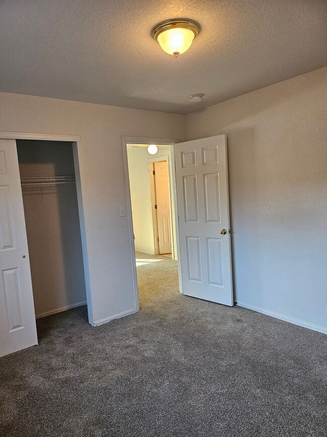 Building Photo - ALL PROSPECTIVE TENANTS MUST SUBMIT A $58 NON-REFUNDABLE APPLICATION FEE PER APPLICANT ONLINE AND...