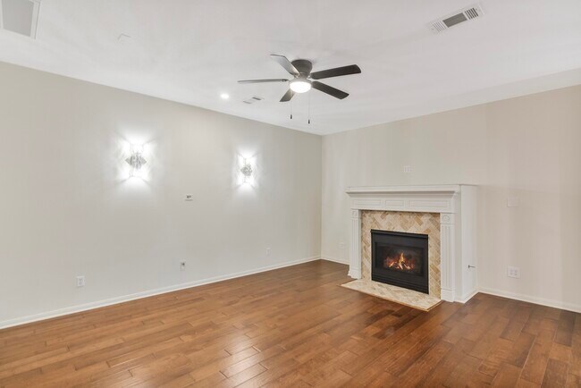 Building Photo - 76 S Piper Trace