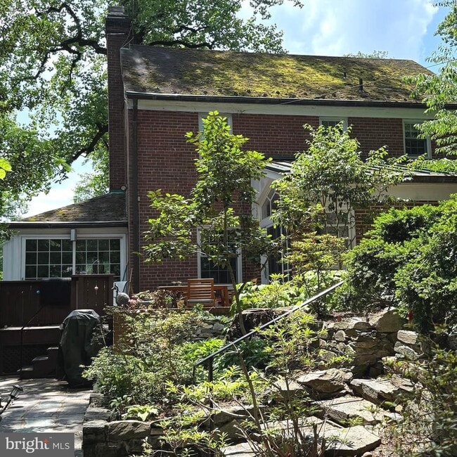 Building Photo - 3121 Quebec Pl NW