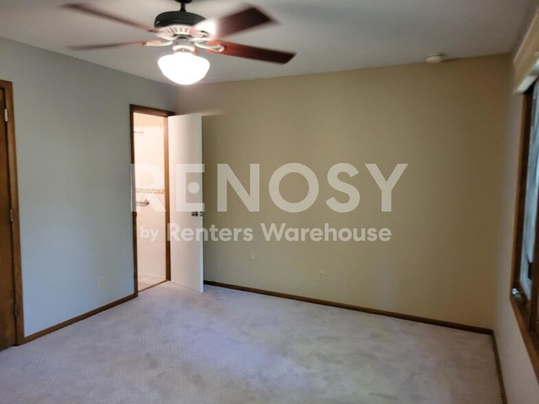 Building Photo - 5408 Creekview Ln-