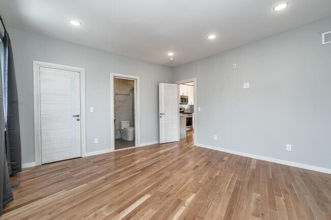 Building Photo - 2045 N College Ave