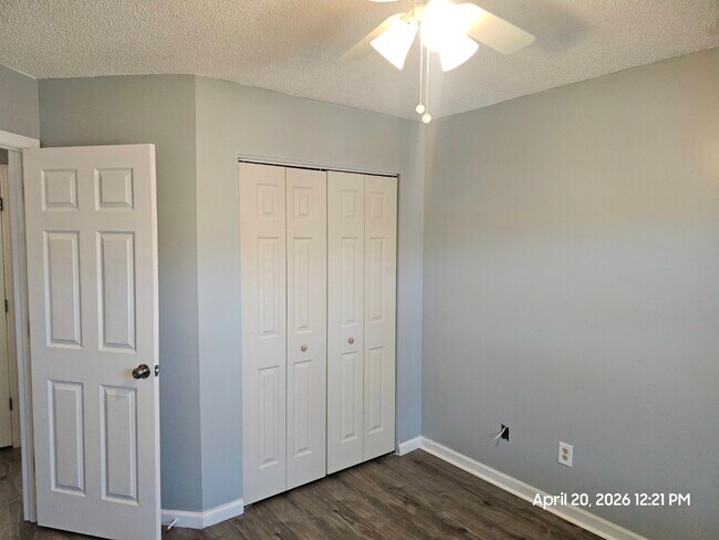 Building Photo - 6633 Biscayne