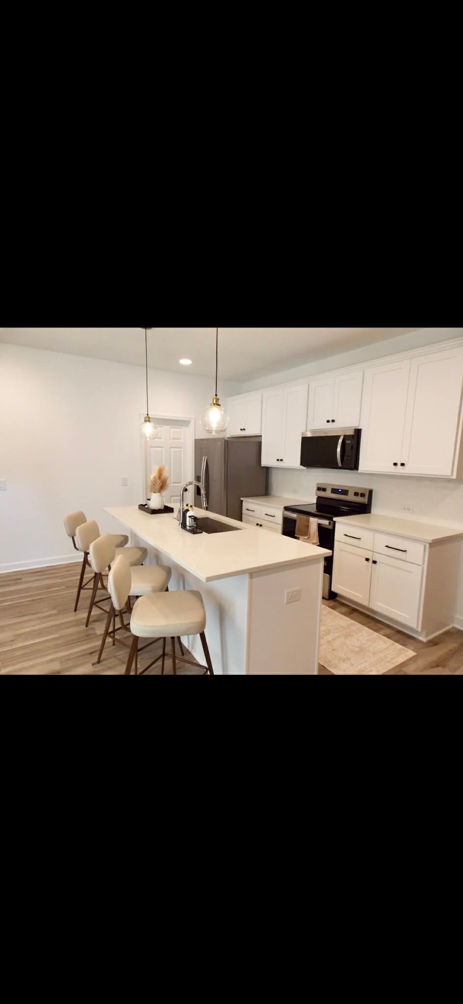 Building Photo - 2739 Primrose Ave